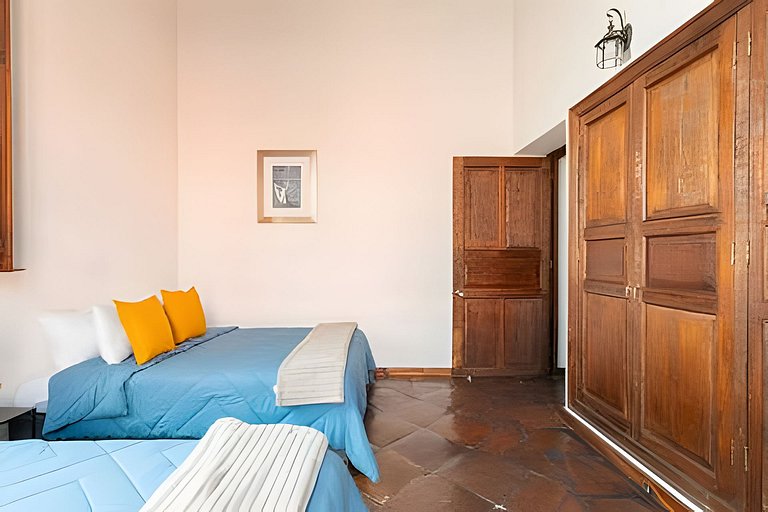 Blue House | Historic Center | 3 bedrooms + Parking