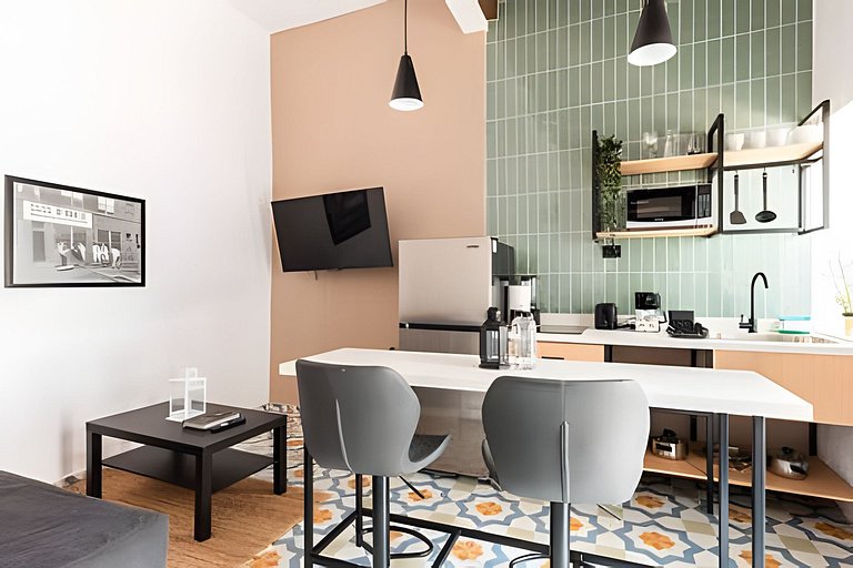 Casona 212 | Elegancia, Conexión y Estacionamiento