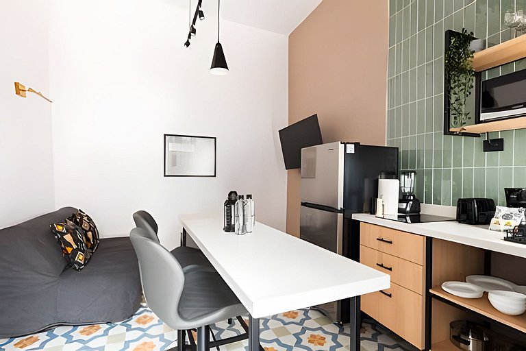 Casona 212 | Elegancia, Conexión y Estacionamiento