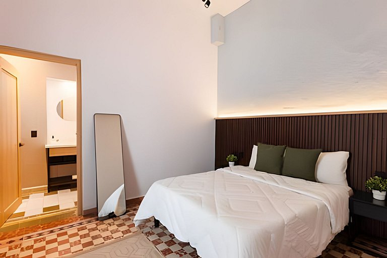 Casona 212 | Elegancia, Conexión y Estacionamiento