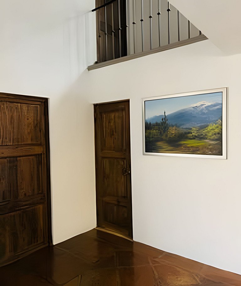 Spacious House in the Heart of the City Center | 4 Bedrooms