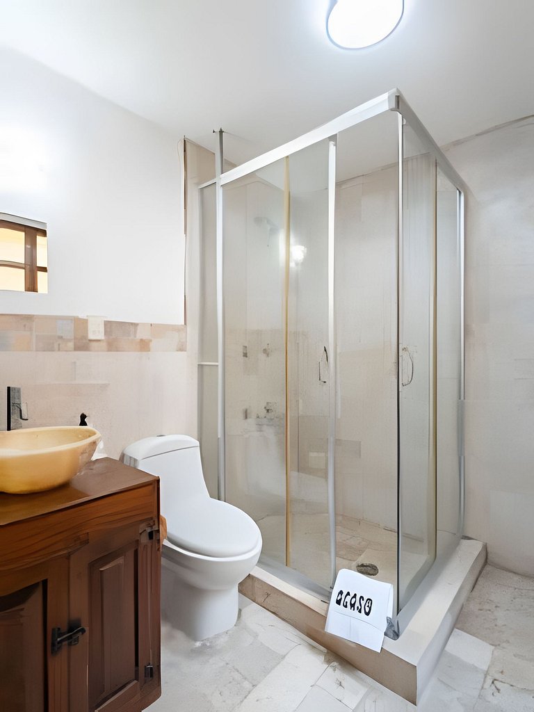 Spacious House in the Heart of the City Center | 4 Bedrooms
