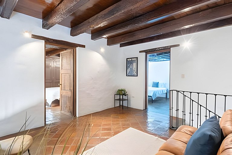 Spacious House in the Heart of the City Center | 4 Bedrooms