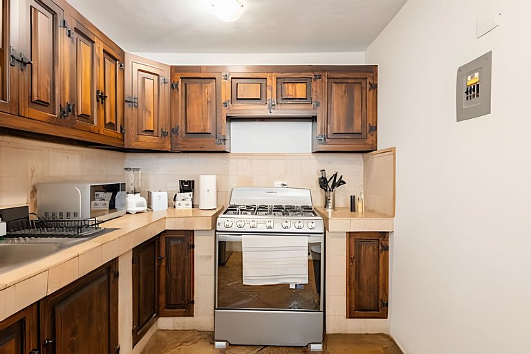Spacious House in the Heart of the City Center | 4 Bedrooms