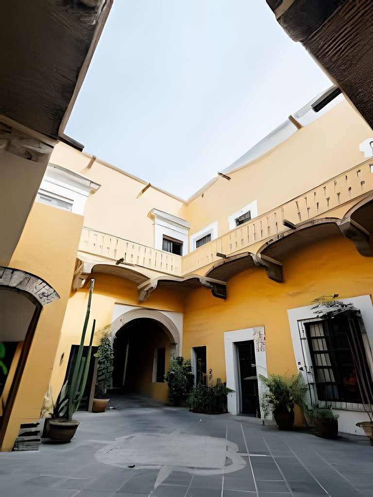 Spacious House in the Heart of the City Center | 4 Bedrooms