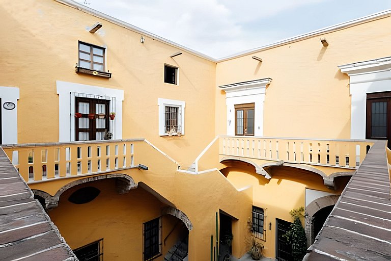 Spacious House in the Heart of the City Center | 4 Bedrooms