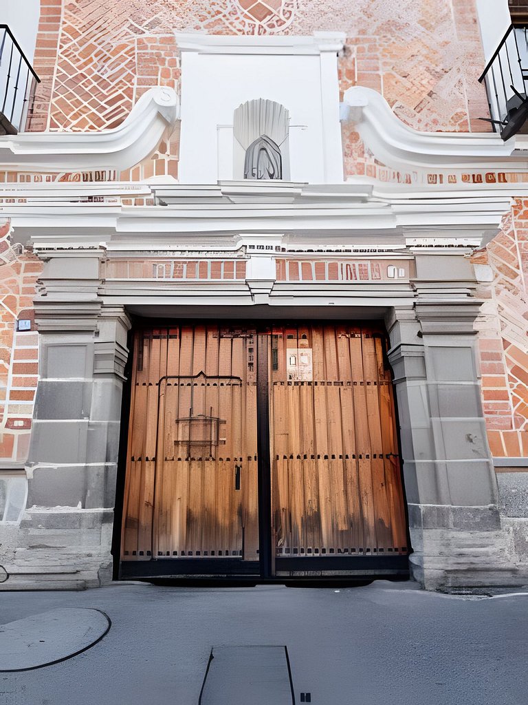 17th Century “Casa de la Virgen” | 5Beds + Parking
