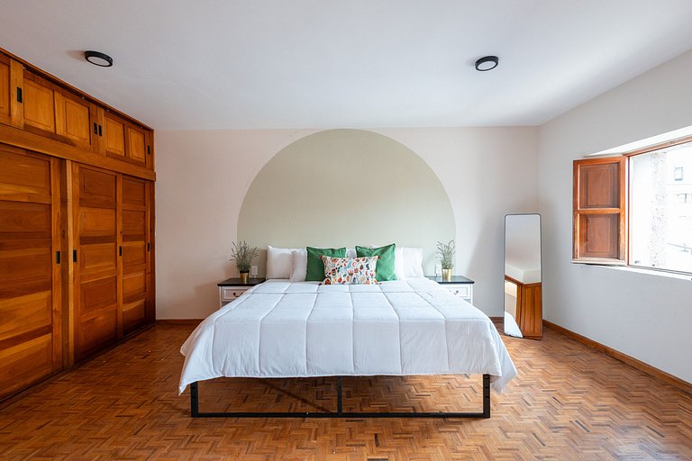 Hermosa Casa en Centro Histórico | 5 hab + Est