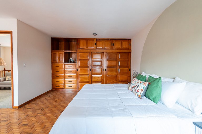 Beautiful House in Historic Center | 5 bedrooms + Parking
