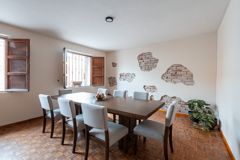 Hermosa Casa en Centro Histórico | 5 hab + Est