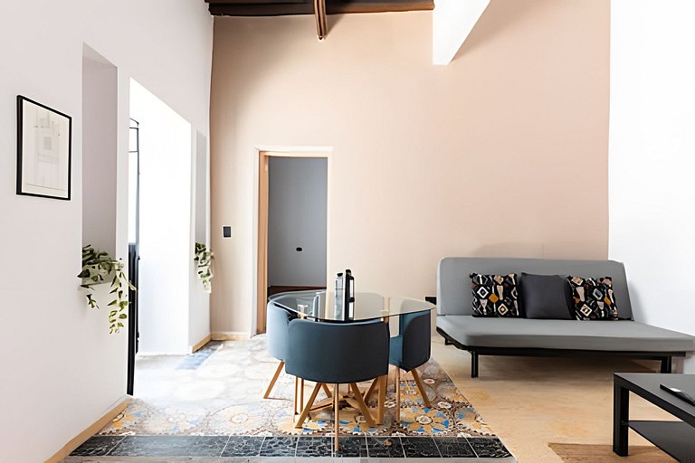 Casona 212|Apt in Prime Downtown Location+ Parking