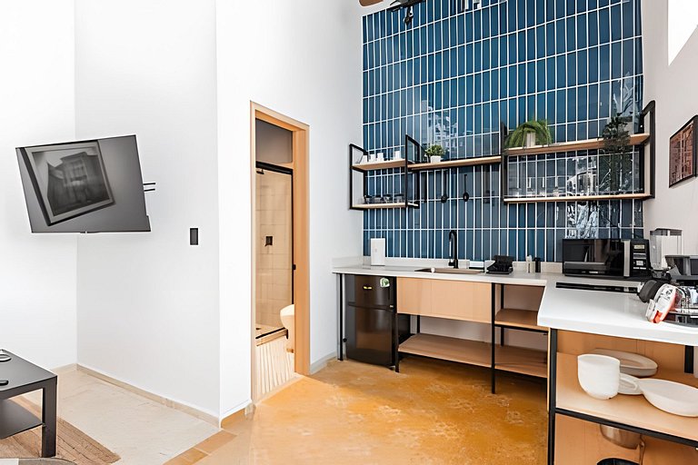 Casona 212|Apt in Prime Downtown Location+ Parking
