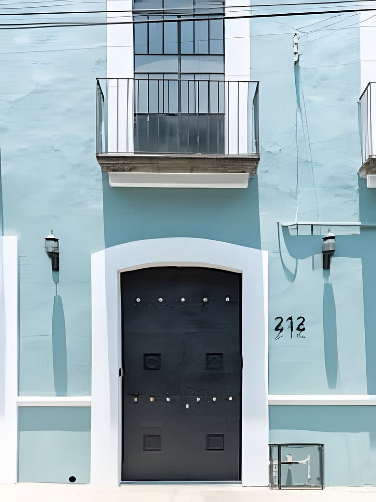 Casona 212|Apt in Prime Downtown Location+ Parking
