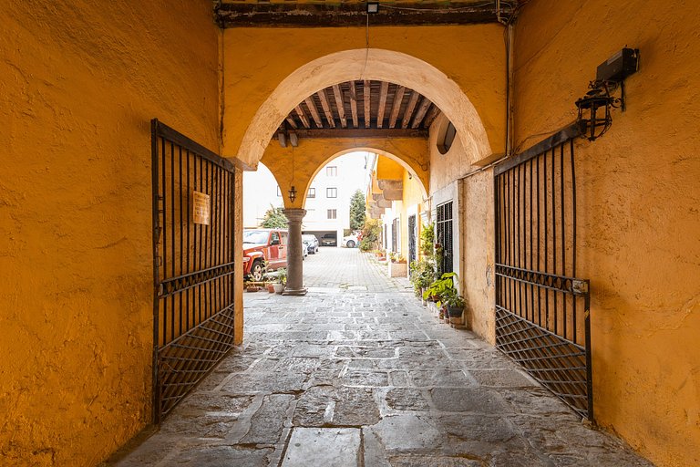 Depto. junto al Callejón de los Sapos: Confort+Est