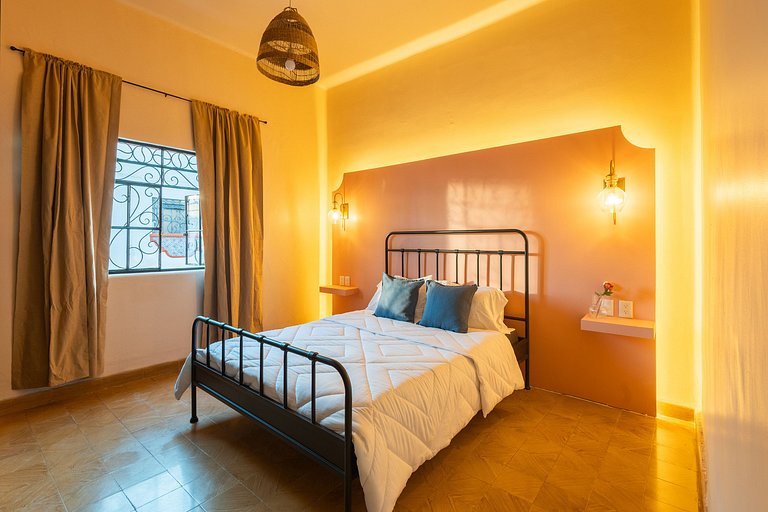 Central House with 4 Bedrooms and Parking