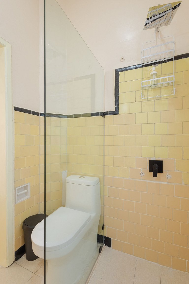 Central House with 4 Bedrooms and Parking