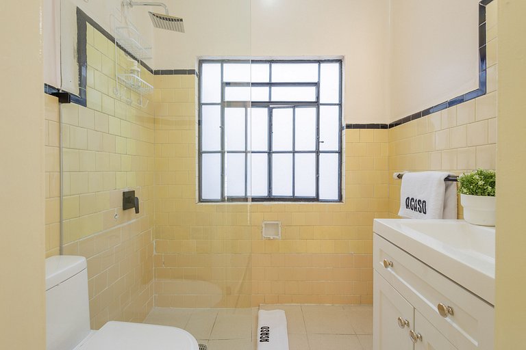 Central House with 4 Bedrooms and Parking