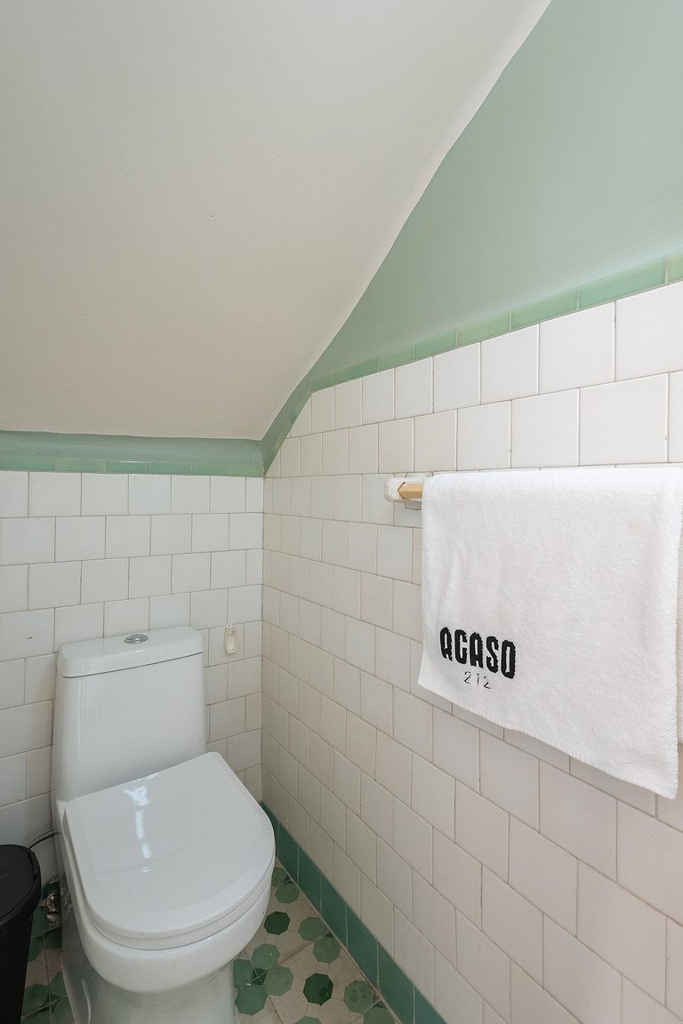 Central House with 4 Bedrooms and Parking