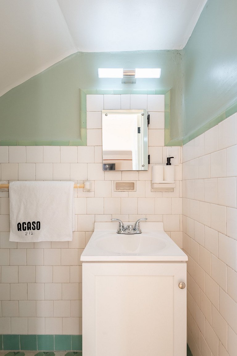 Casa céntrica con 4 habitaciones y estacionamiento