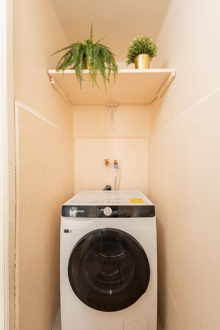 Casa céntrica con 4 habitaciones y estacionamiento