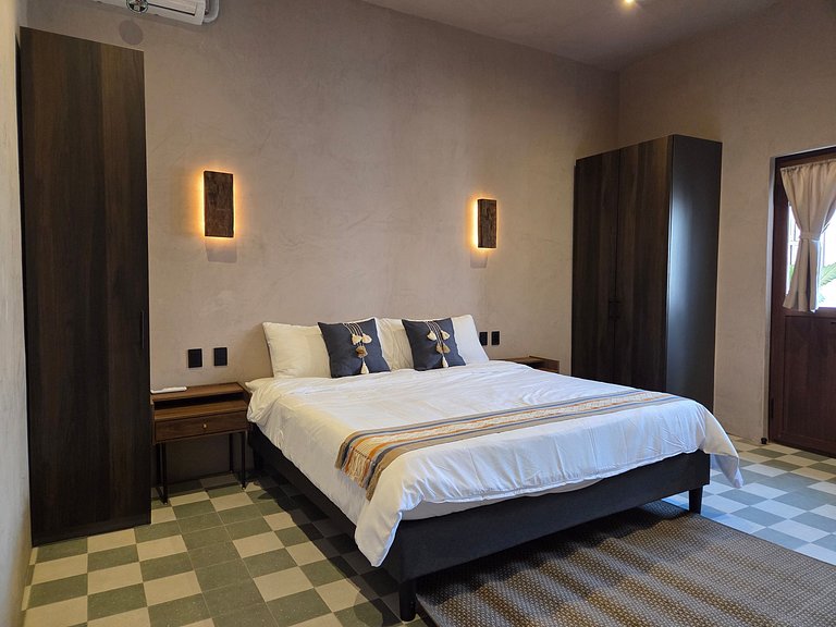 La Tierra Room | Terrace + Parking