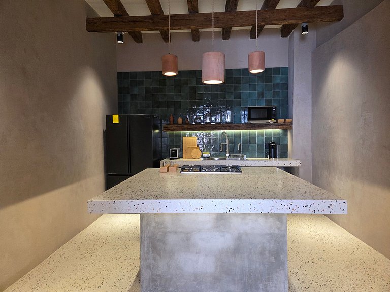 La Tierra Room | Terrace + Parking