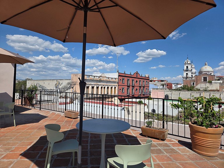 Habitación La Tierra | Terraza + Parking