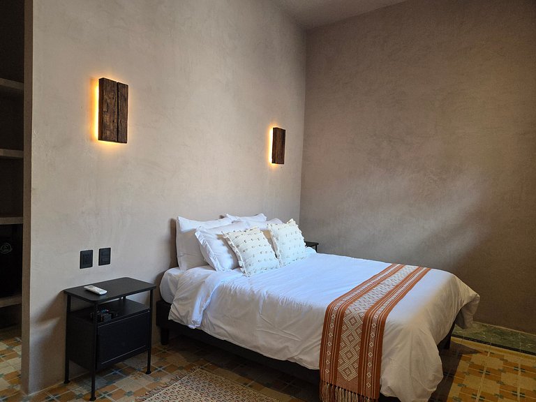 El Hornito Room | Washing + Drying + Parking