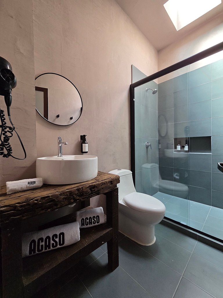 El Hornito Room | Washing + Drying + Parking