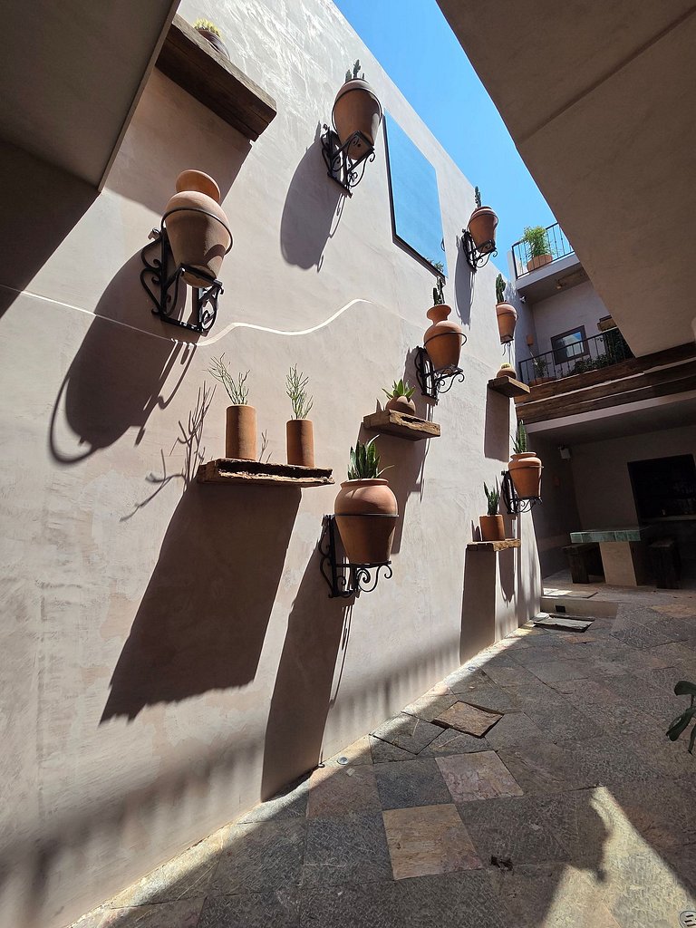 Habitación El Jarrón | Terraza + parking
