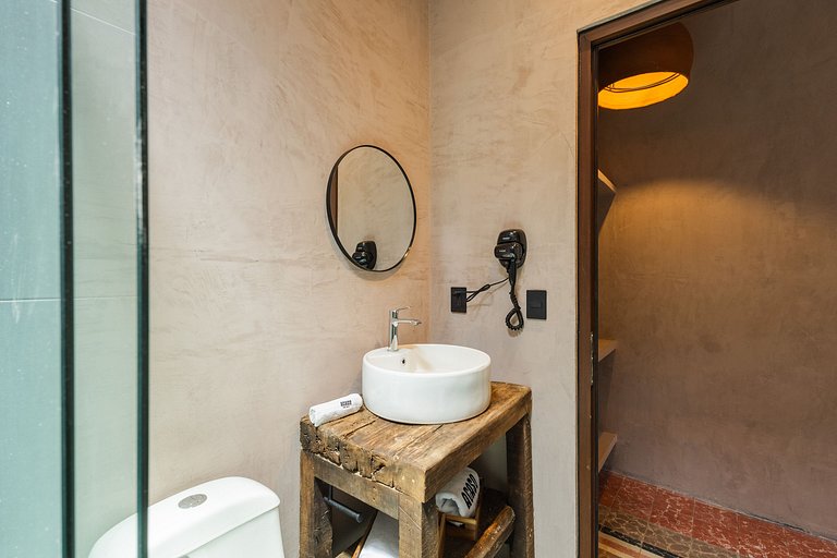 Boutique Loft Nova | Rooftop, Laundry, and Air Conditioning.