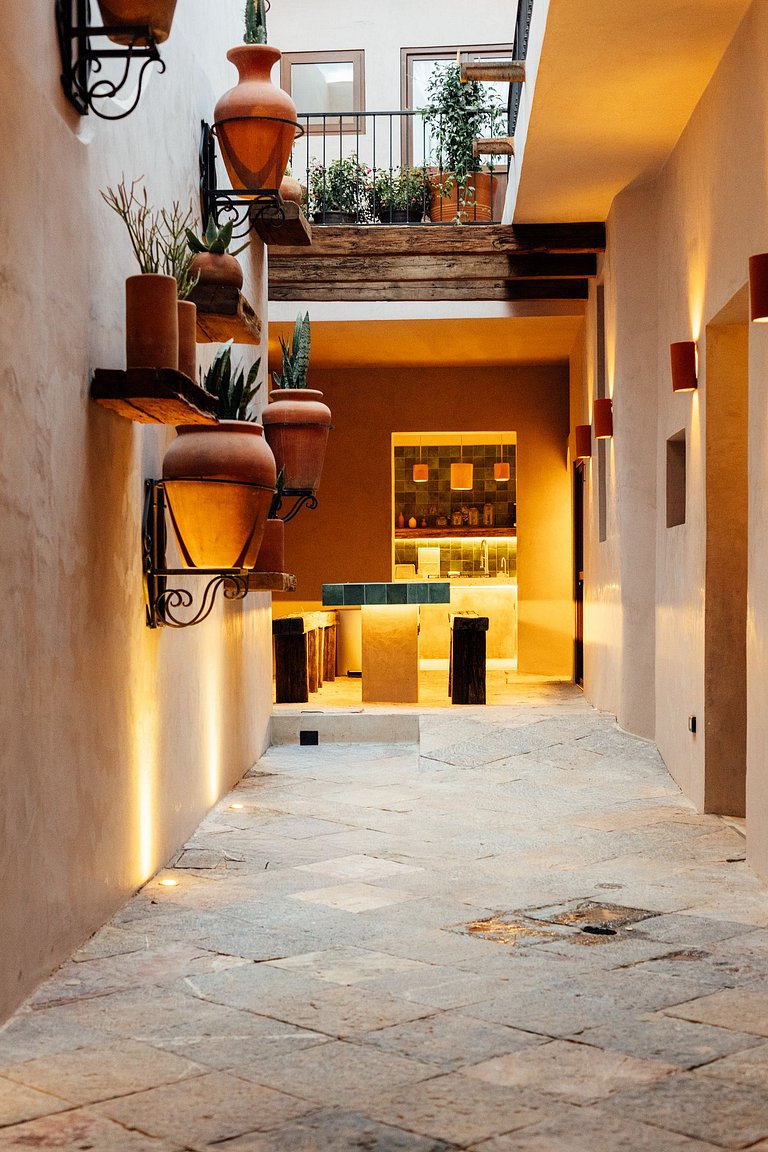 Boutique Loft Nova | Rooftop, Laundry, and Air Conditioning.