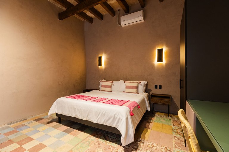 Boutique Loft Luna | Ground Floor, AC, King Bed