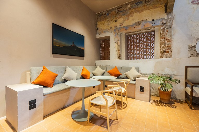 Boutique Loft Luna | Ground Floor, AC, King Bed